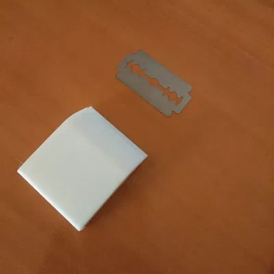 Giá đỡ lưỡi dao cạo - Dụng cụ cạo đơn giản