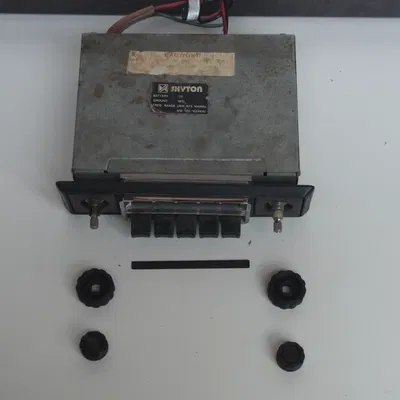 Núm điều chỉnh điện trở cho radio cổ