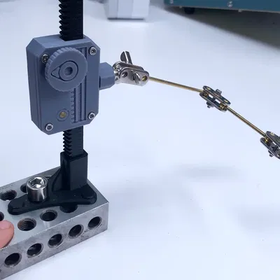 Giá đỡ nhân vật stop motion sử dụng cơ cấu bánh răng