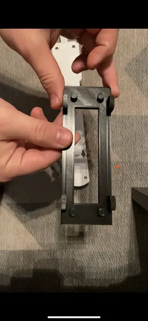 Giá đỡ lắp đặt ổ cắm điện 90° kiểu lỗ khóa - Image 2