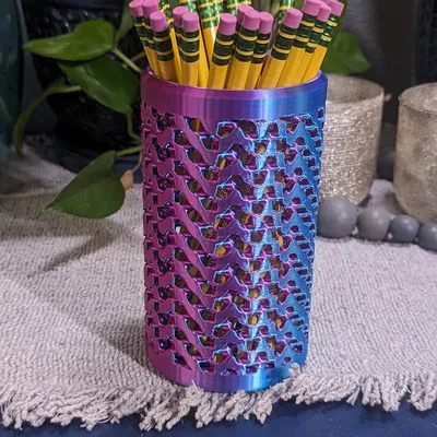 Cốc bút/vase phong cách độc đáo từ lưới Schwarz D