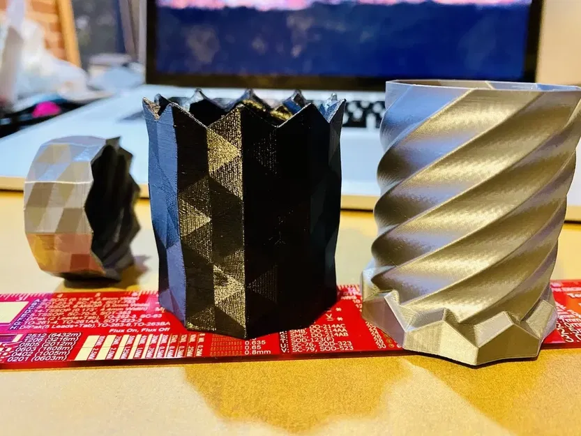 Bình chứa xoắn ốc có thể điều chỉnh với hoa văn xếp lớp... - Image 2