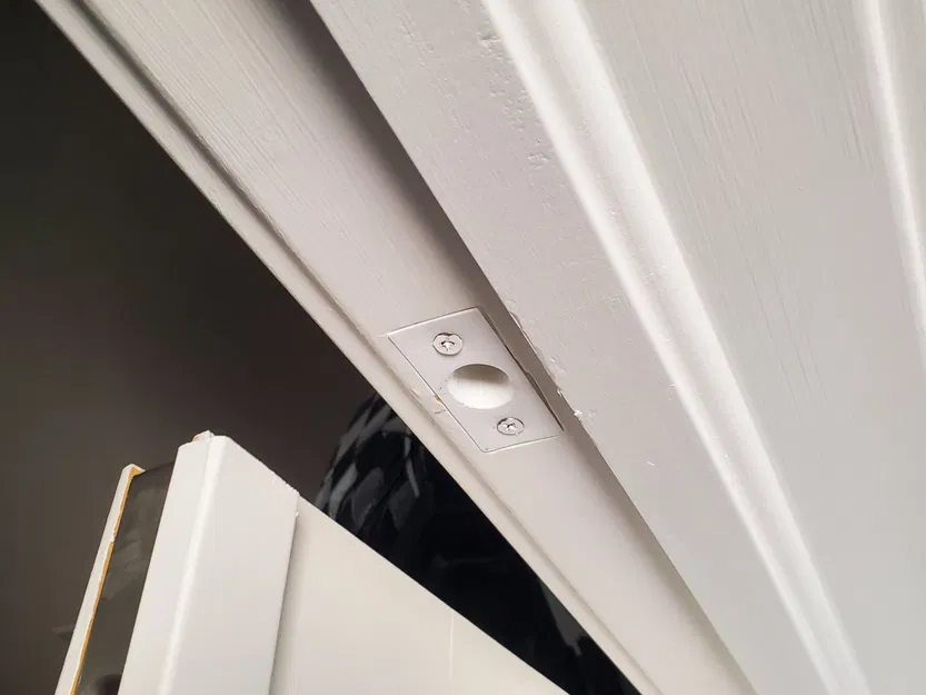 Khóa trượt cửa ngăn chặn rung lắc cho khung cửa - Image 2