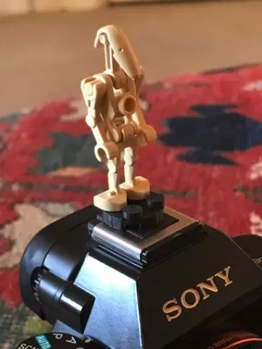 Nắp đậy hot shoe cho máy ảnh hình Lego Minifig - Image 1