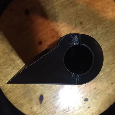 Giường gấp treo tường tiện lợi cho không gian nhỏ