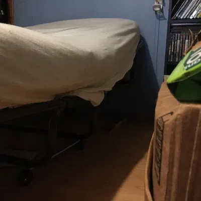 Giường gấp treo tường tiện lợi cho không gian nhỏ