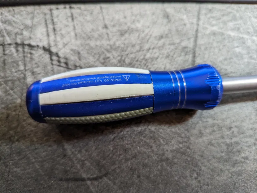 Bảng điều khiển tuốc-nơ-vít Kobalt mỏng hơn - Image 1