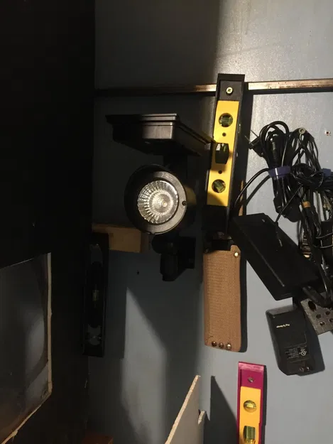 Đèn LED năng lượng mặt trời gắn tường cho cảnh quan Mainstays - Image 2