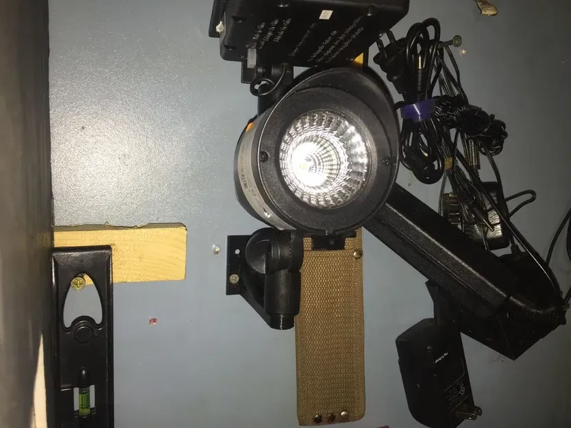 Đèn LED năng lượng mặt trời gắn tường cho cảnh quan Mainstays - Image 3