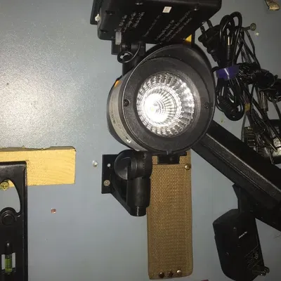 Đèn LED năng lượng mặt trời gắn tường cho cảnh quan Mainstays