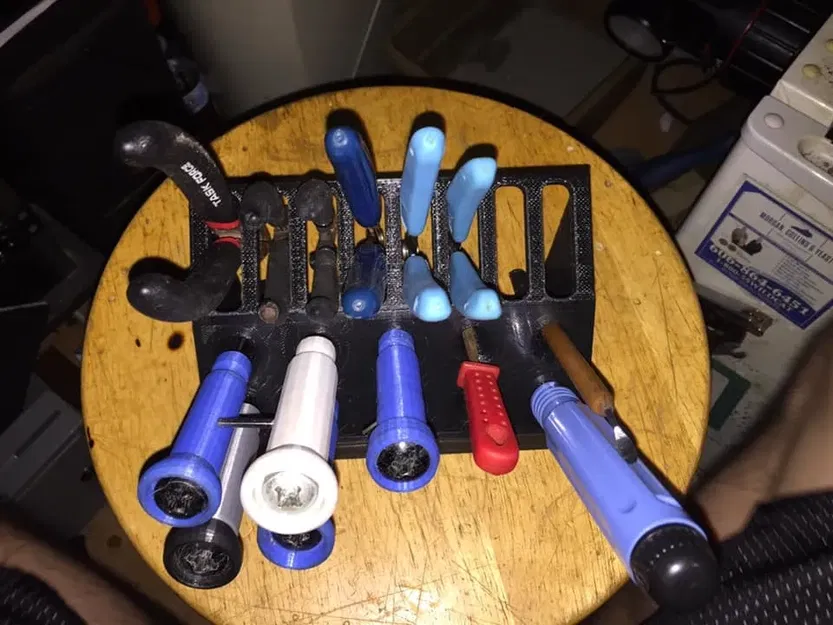 Giá đỡ dụng cụ cầm tay cho tua vít và kìm - Image 1