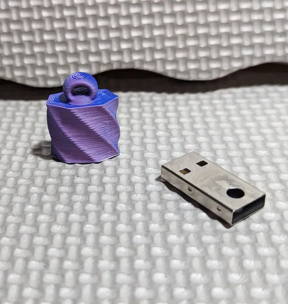 Vỏ bọc cho USB Flash Drive với thiết kế tiện lợi - Image 3