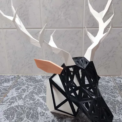 Đầu hươu khung rỗng phong cách low poly