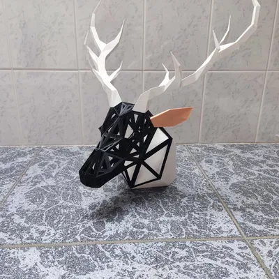 Đầu hươu khung rỗng phong cách low poly