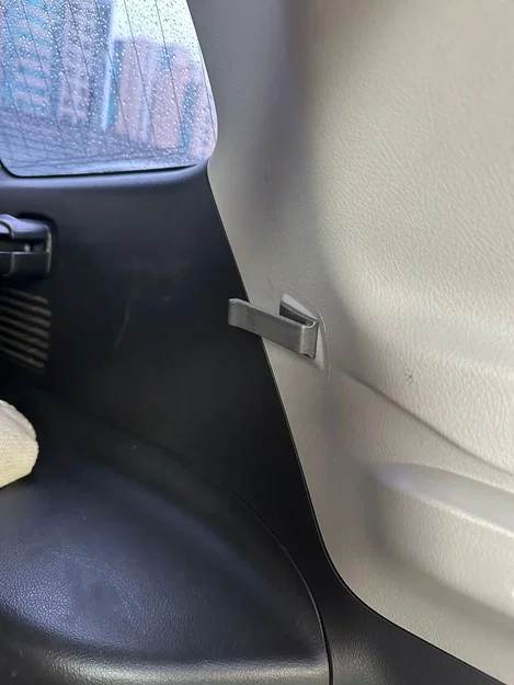 Móc dây an toàn cho Toyota Highlander - Image 1