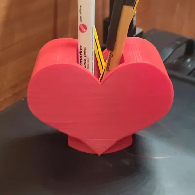 Giá đỡ bút hình trái tim