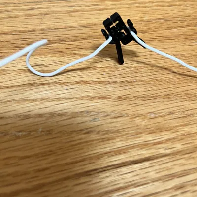 Kẹp dây tai nghe cho micro Audio Sennheiser