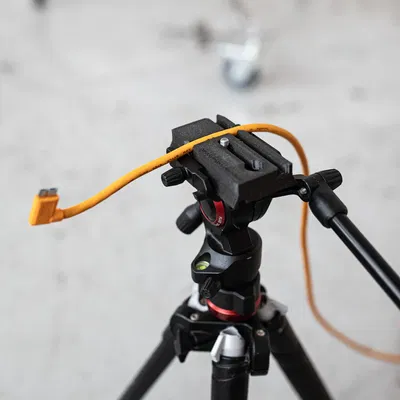 Bảng Manfrotto với khe cáp cho chụp ảnh tethered