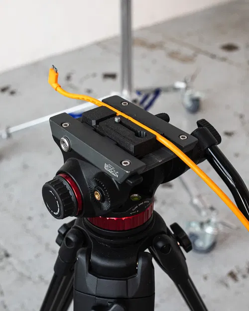 Bảng Manfrotto với khe cáp cho chụp ảnh tethered - Image 2