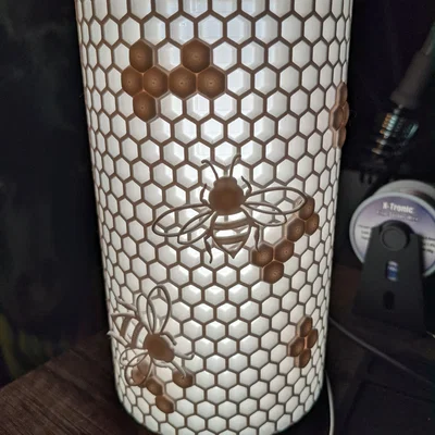 Decal ong cho chao đèn tổ ong Bemko