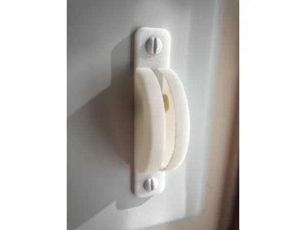 Nắp che công tắc đèn an toàn với khe mở phía trước - Image 2