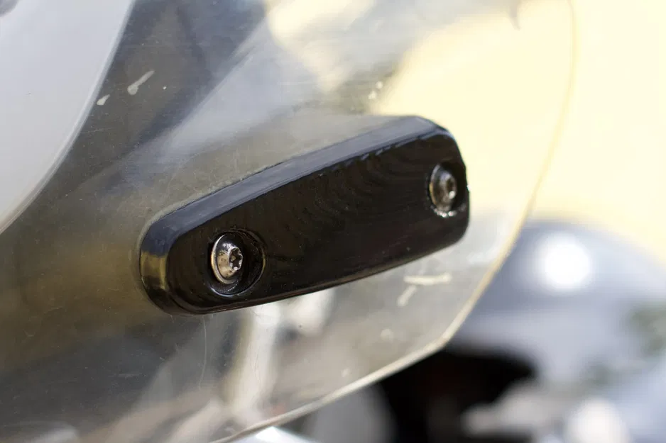 Giá đỡ plexi ngoài cho BMW R1150GS Adventure - Image 1