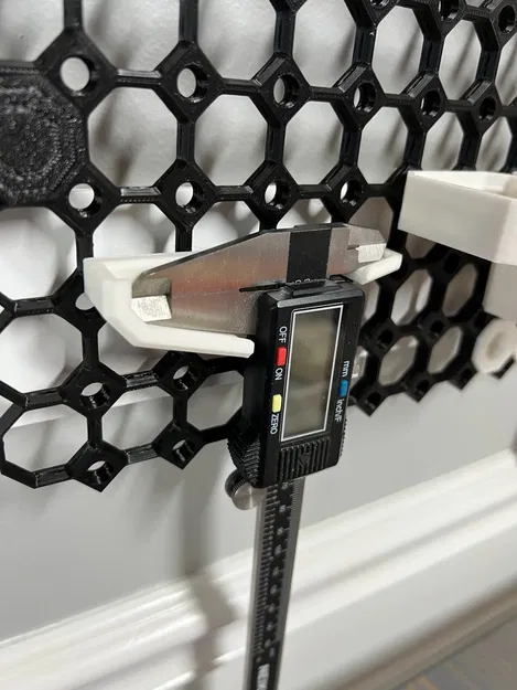 Giá đỡ thước kẹp cho bảng ghim đa năng bằng bu lông T - Image 1