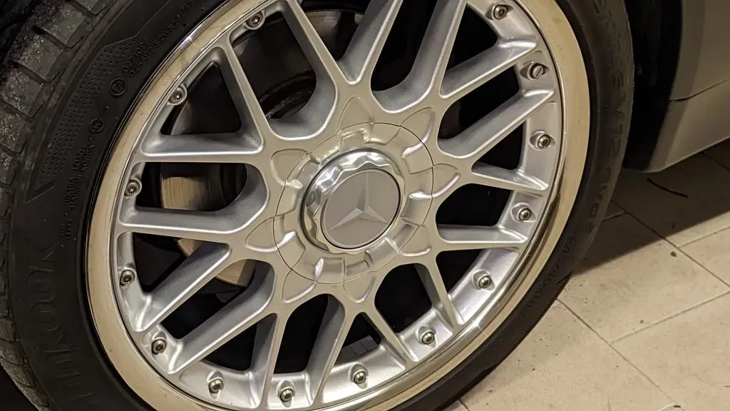 Nắp trung tâm BBS RS704 với ngôi sao Mercedes-Benz - Image 1