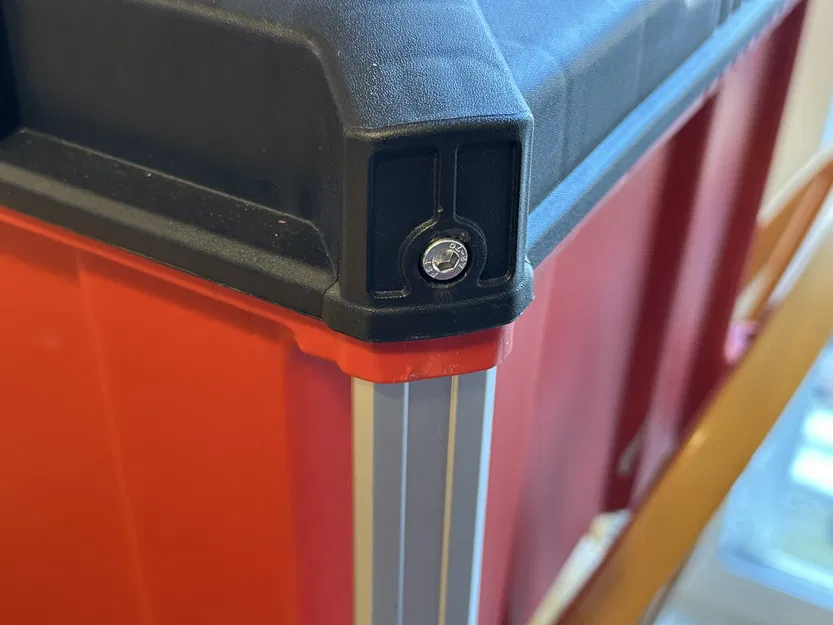 Nắp chặn cuối dễ dàng tháo ray góc cho ngăn kéo Milwaukee Packout - Image 1