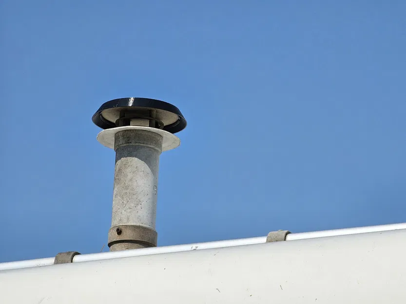 Nắp che ống khói máy sưởi Truma cho xe motorhome - Image 1