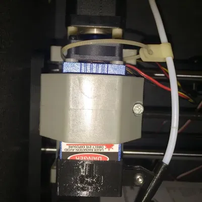 Hỗ trợ không khí bằng laser 7000wm với ống PTFE