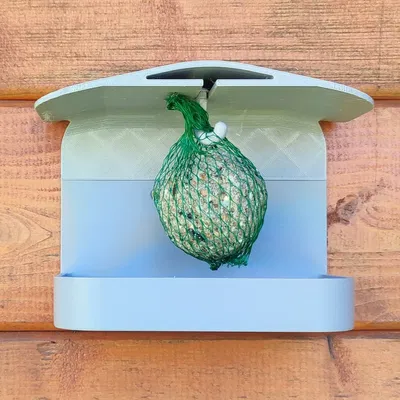 Máy cho chim ăn với bể nước