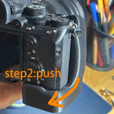 Cán cầm thoải mái cho máy ảnh Sony A7R3