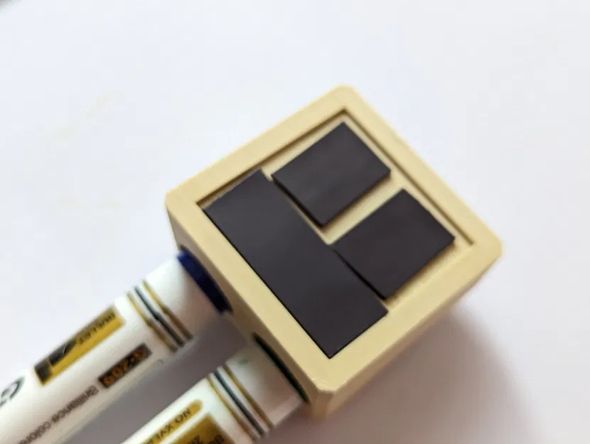 Giá đỡ bút dạ trên bảng trắng từ tính - Image 3