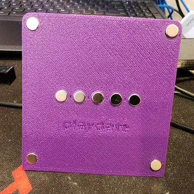 Giá đỡ sạc từ tính cho Playdate với nam châm 6x3mm