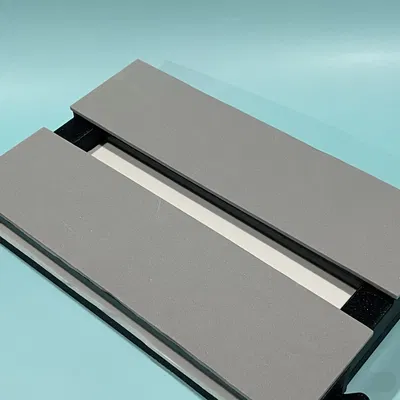 Bảng phẳng điều chỉnh để gắn côn trùng có cánh