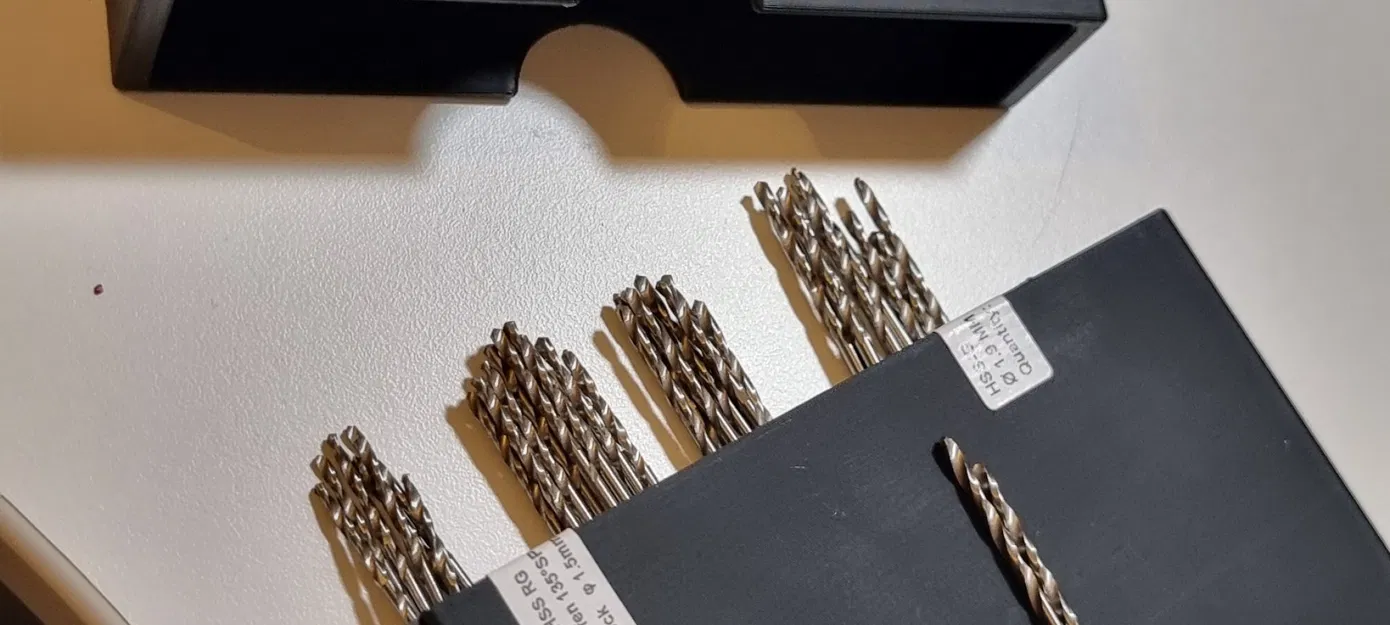 Hộp lưu trữ mũi khoan nhỏ với 5 ngăn và nam châm - Image 1