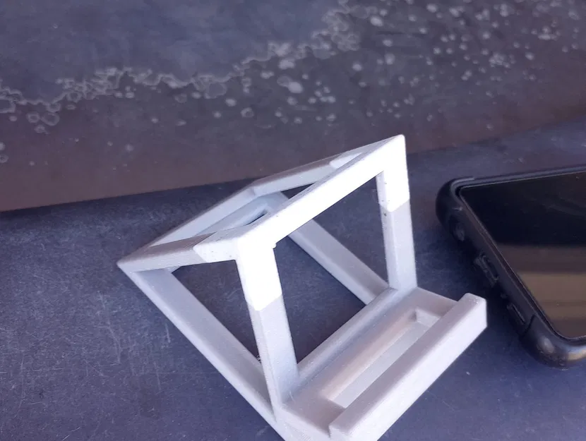 Giá đỡ điện thoại kiểu Low Poly - Image 1