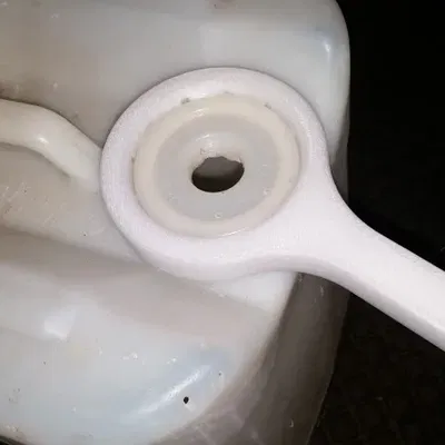 Cờ lê mở nắp bình chứa nước 5 gallon và hóa chất clo