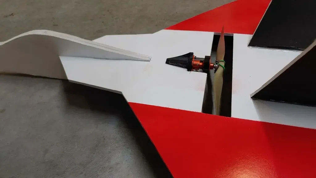 Giá đỡ động cơ cho mô hình F22 bằng foam Dollar Tree - Image 2