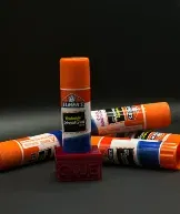 Giá đỡ bút keo đơn giản nhưng hữu ích - Image 2