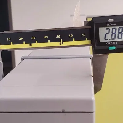 Giá đỡ bảng tên treo tường cho văn phòng