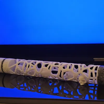 Thông điệp trong Voronoi với 5 bộ sọ di chuyển tự do