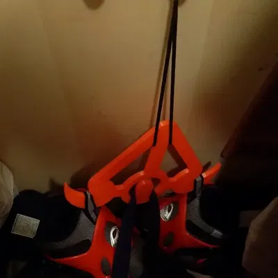 Giá treo giày patin tiện lợi cho trẻ em