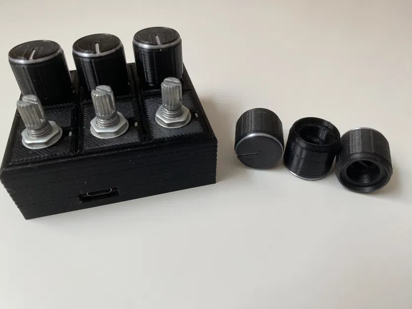 Vỏ mixer âm thanh Deej với núm điều chỉnh và bảng nhãn - Image 3