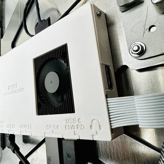 Màn hình 5K DIY với cổng HDMI và DisplayPort - Image 12