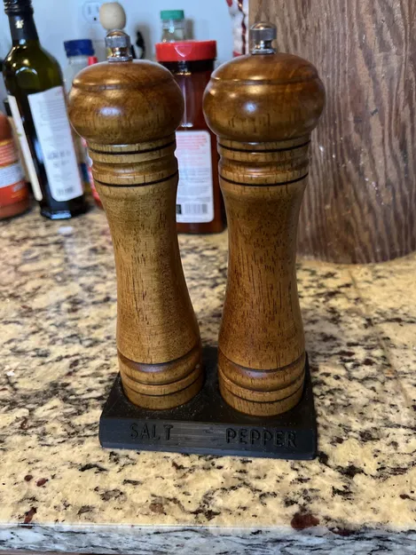 Giá đỡ cho máy xay muối và tiêu với đường kính tối đa 55mm - Image 1