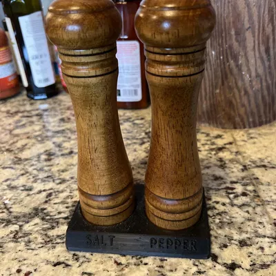 Giá đỡ cho máy xay muối và tiêu với đường kính tối đa 55mm