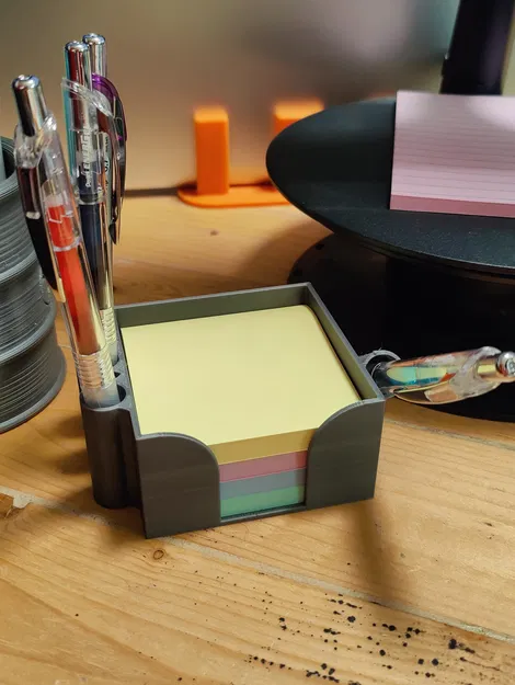 Giá đỡ ghi chú Post-it và bút viết tiện dụng - Image 1