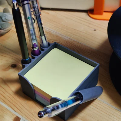 Giá đỡ ghi chú Post-it và bút viết tiện dụng